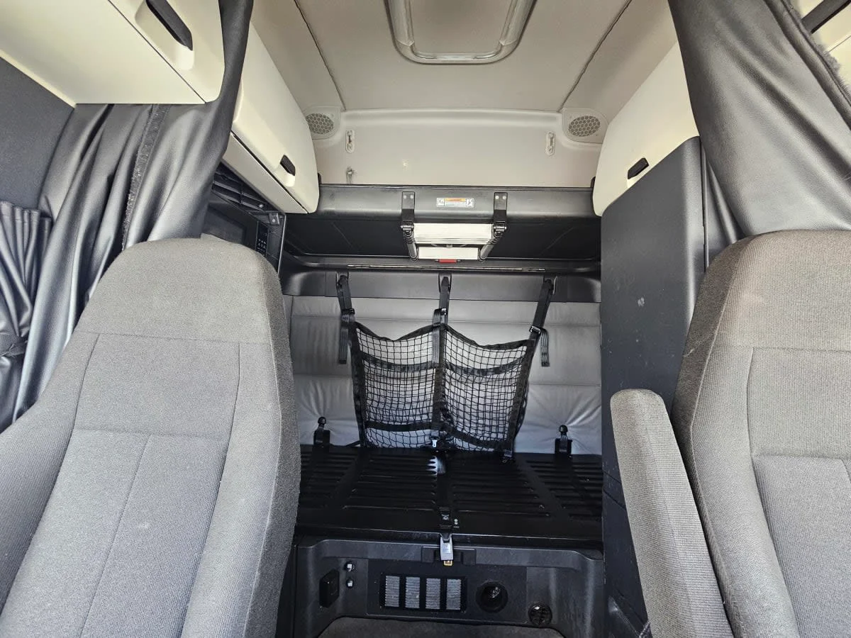 2022 Freightliner Cascadia in Orlando, FL — photo 8