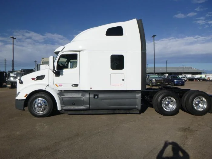 2021 Peterbilt 579 - image 4