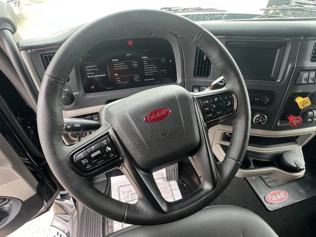 2027 Peterbilt 579 in Eau Claire, WI — photo 11