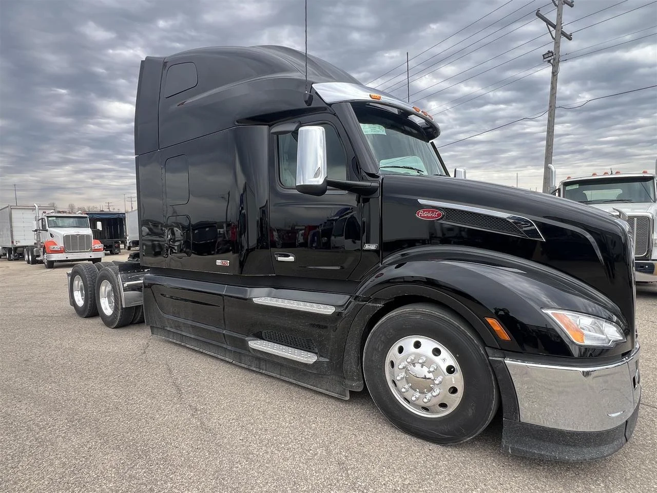 2027 Peterbilt 579 in Eau Claire, WI — photo 5