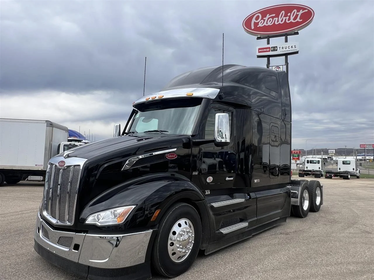 2027 Peterbilt 579 in Eau Claire, WI — photo 12