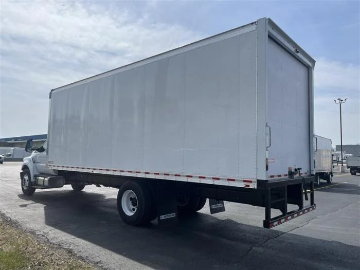 2027 Ford F-750 in Chicago, IL — photo 5
