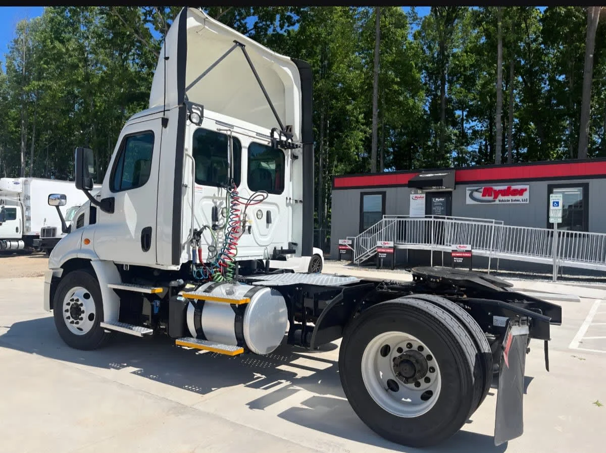 2018 Freightliner Cascadia in Greensboro, NC — photo 6
