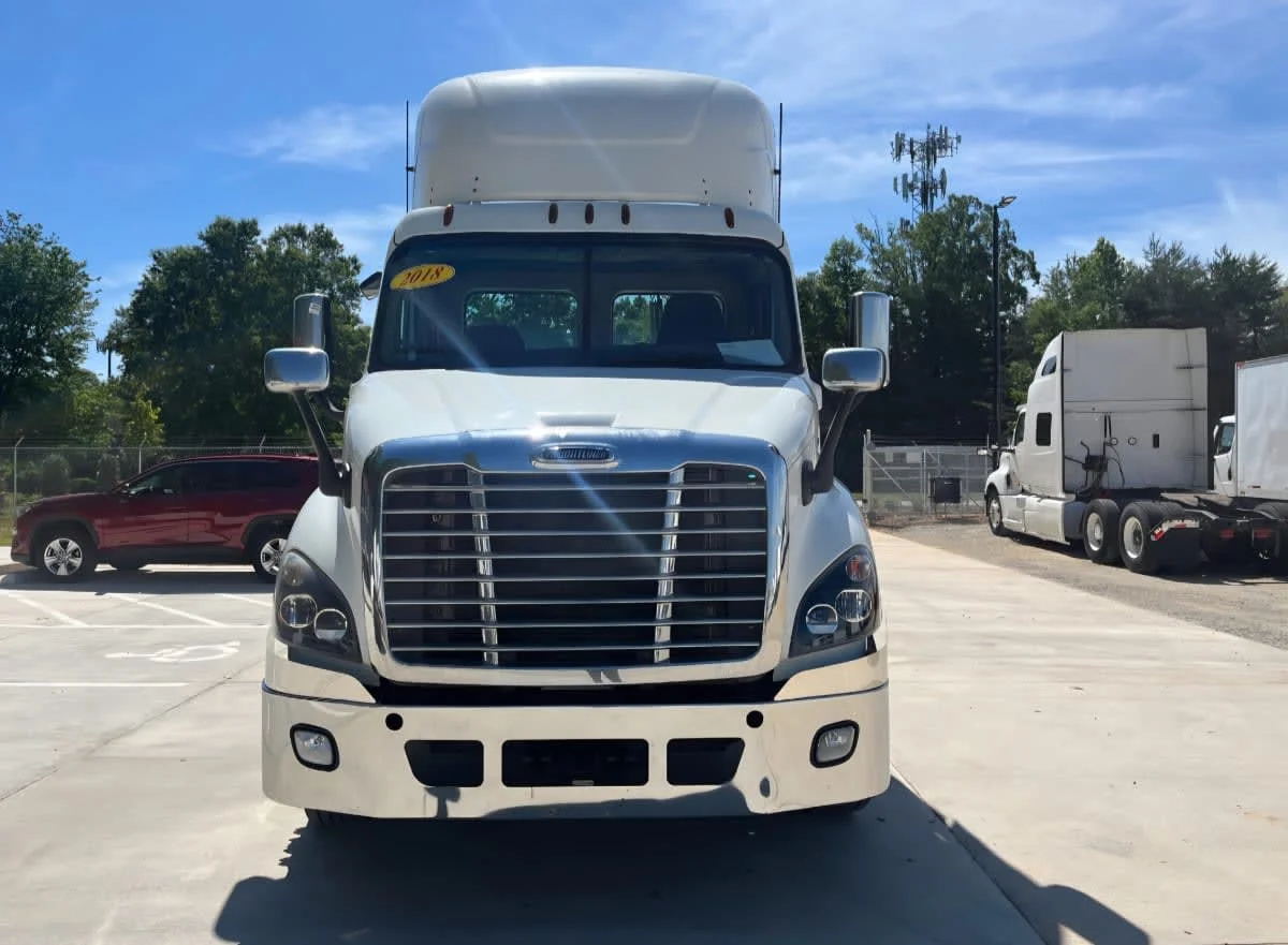 2018 Freightliner Cascadia in Greensboro, NC — photo 2