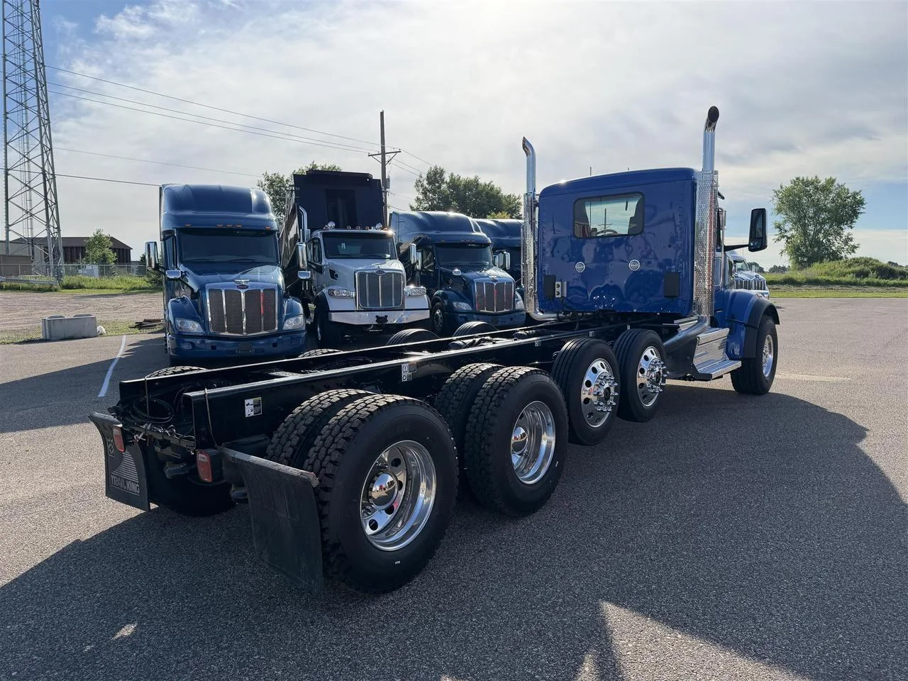 2027 Peterbilt 567 in South St. Paul, MN — photo 2