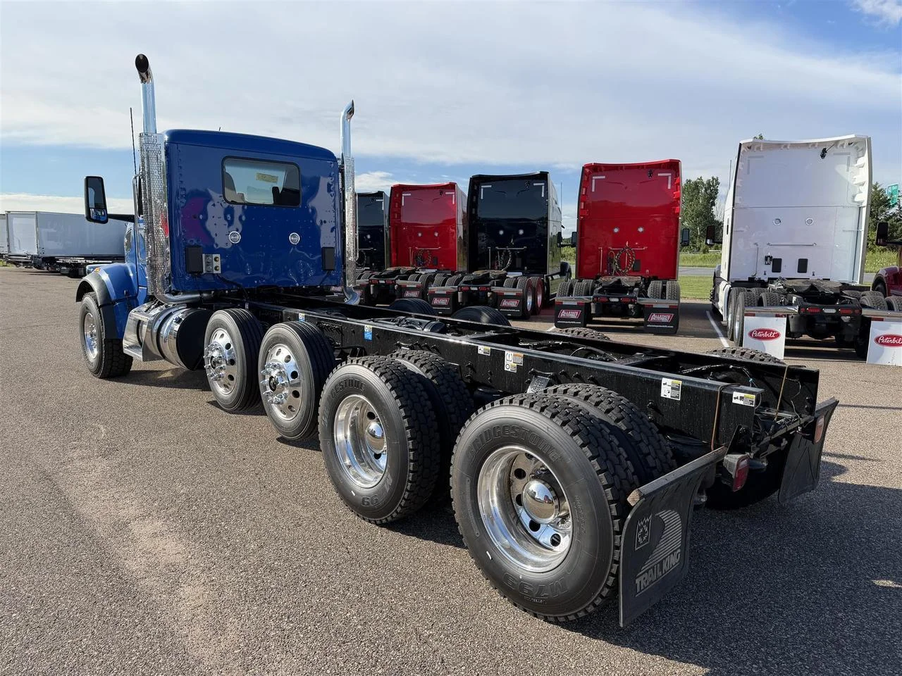 2027 Peterbilt 567