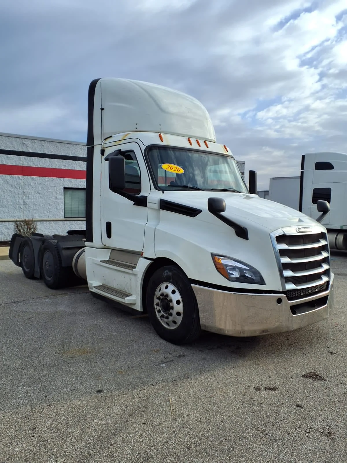 2020 Freightliner Cascadia in Cleveland, OH — photo 3