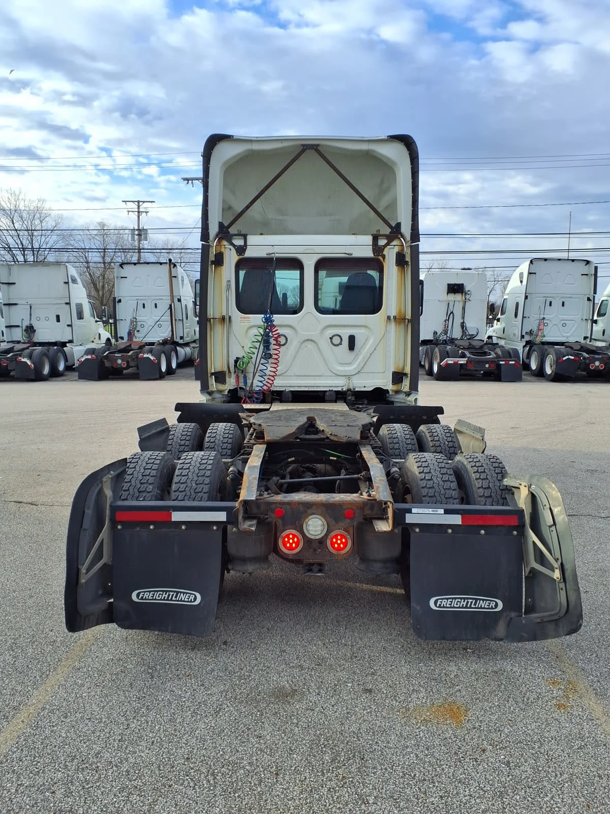 2020 Freightliner Cascadia in Cleveland, OH — photo 5