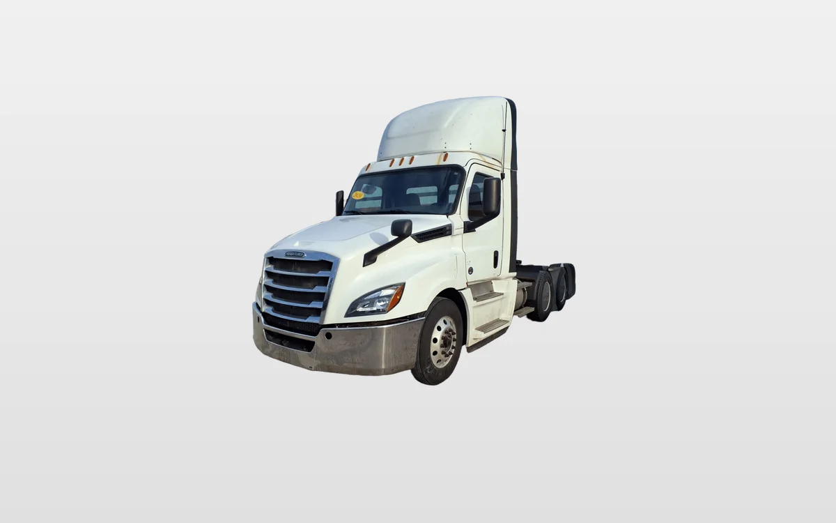 2020 Freightliner Cascadia - image 1