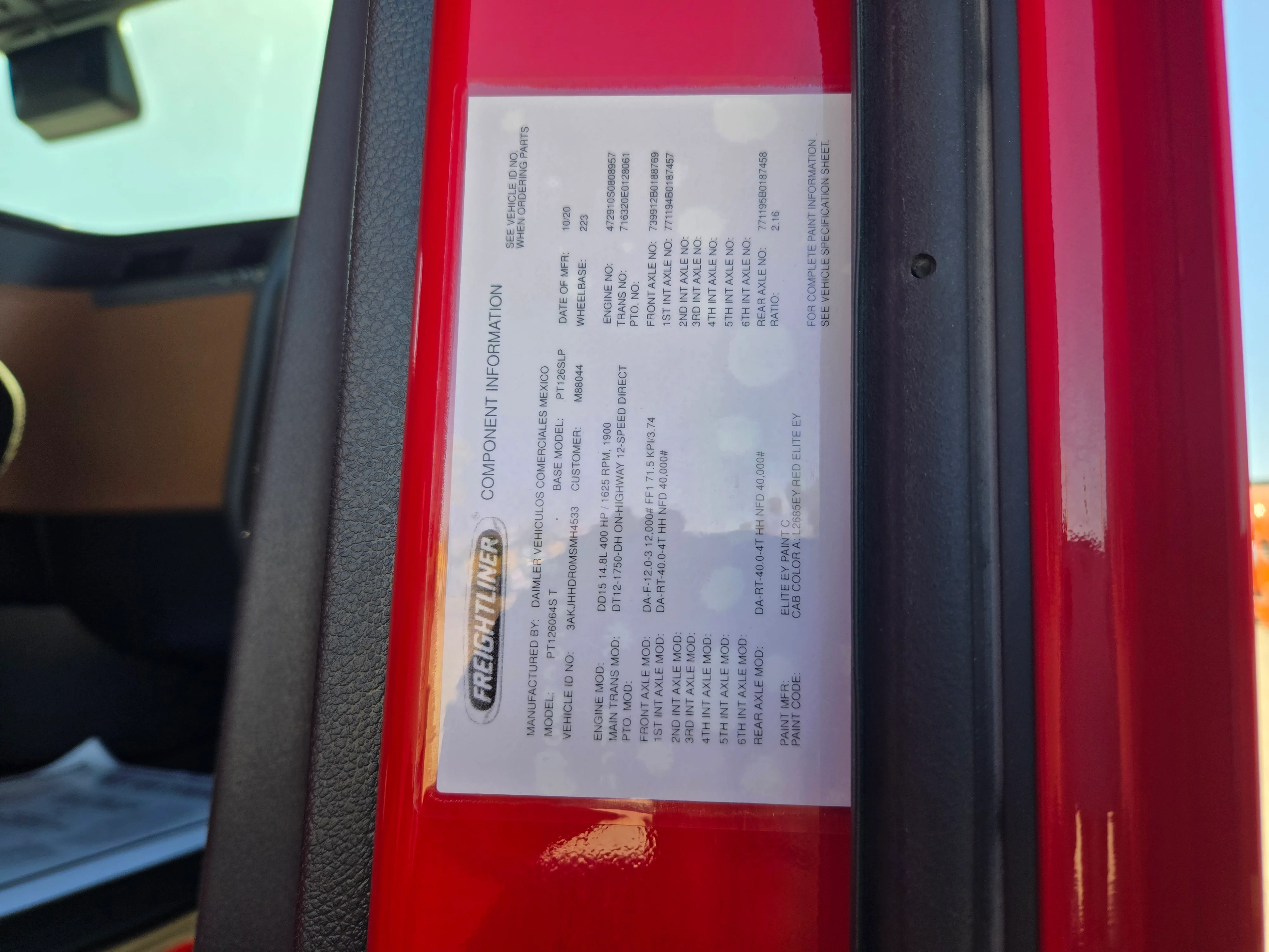 2021 Freightliner Cascadia in Fresno, CA — photo 20