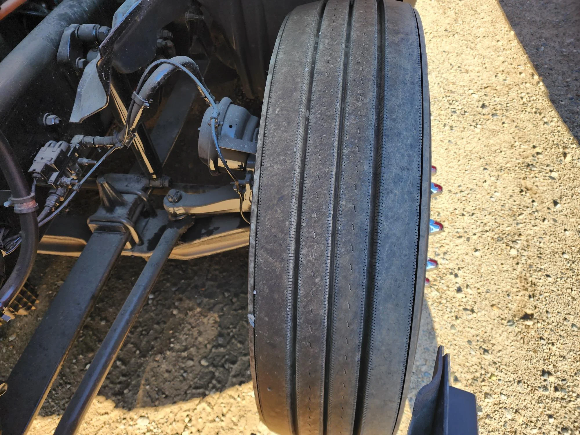2021 Freightliner Cascadia in Fresno, CA — photo 17