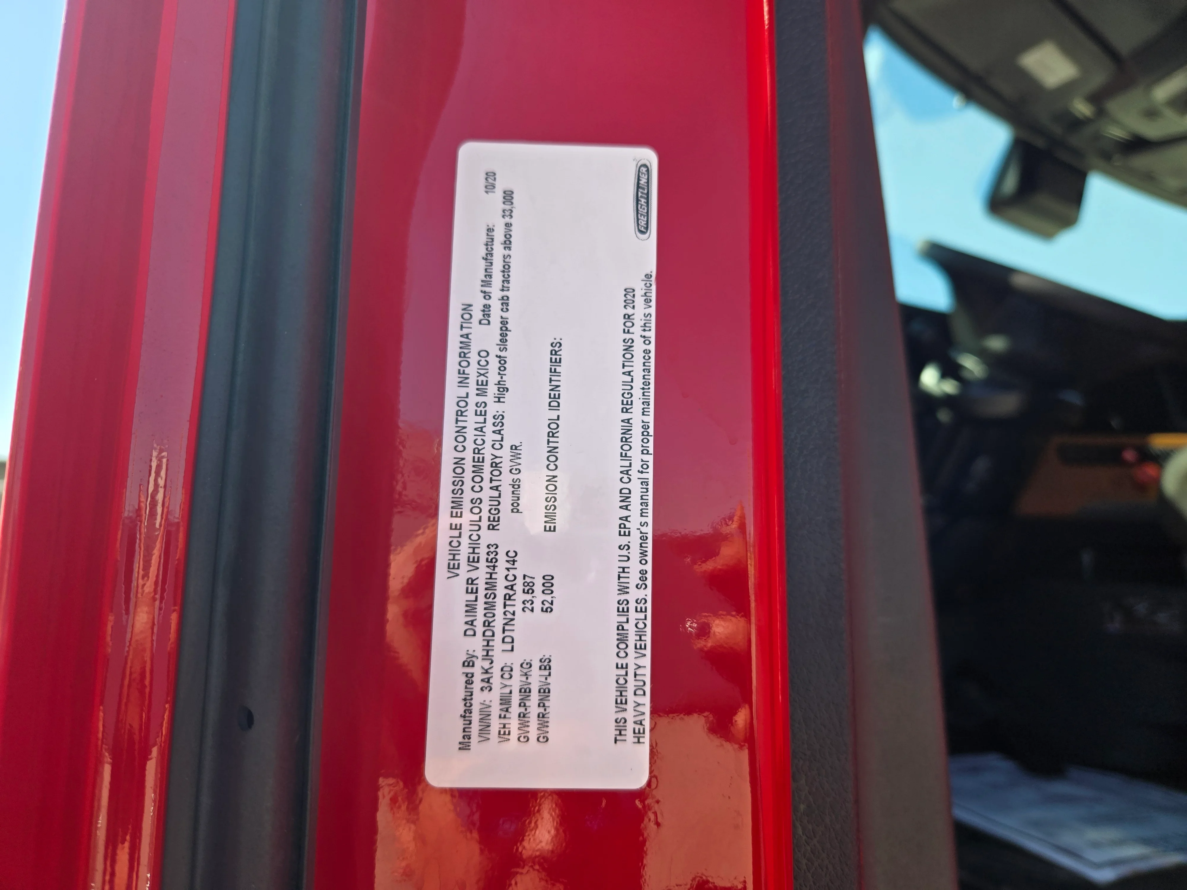 2021 Freightliner Cascadia in Fresno, CA — photo 19