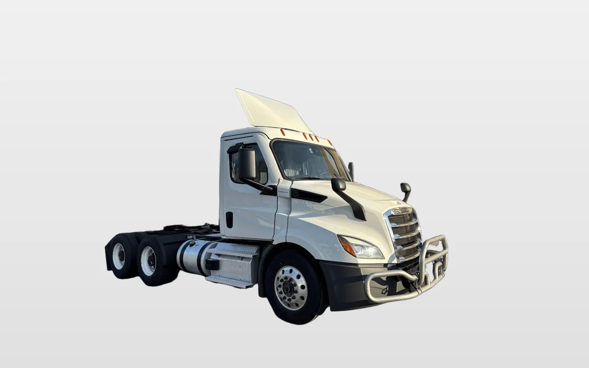 2023 Freightliner - image 1