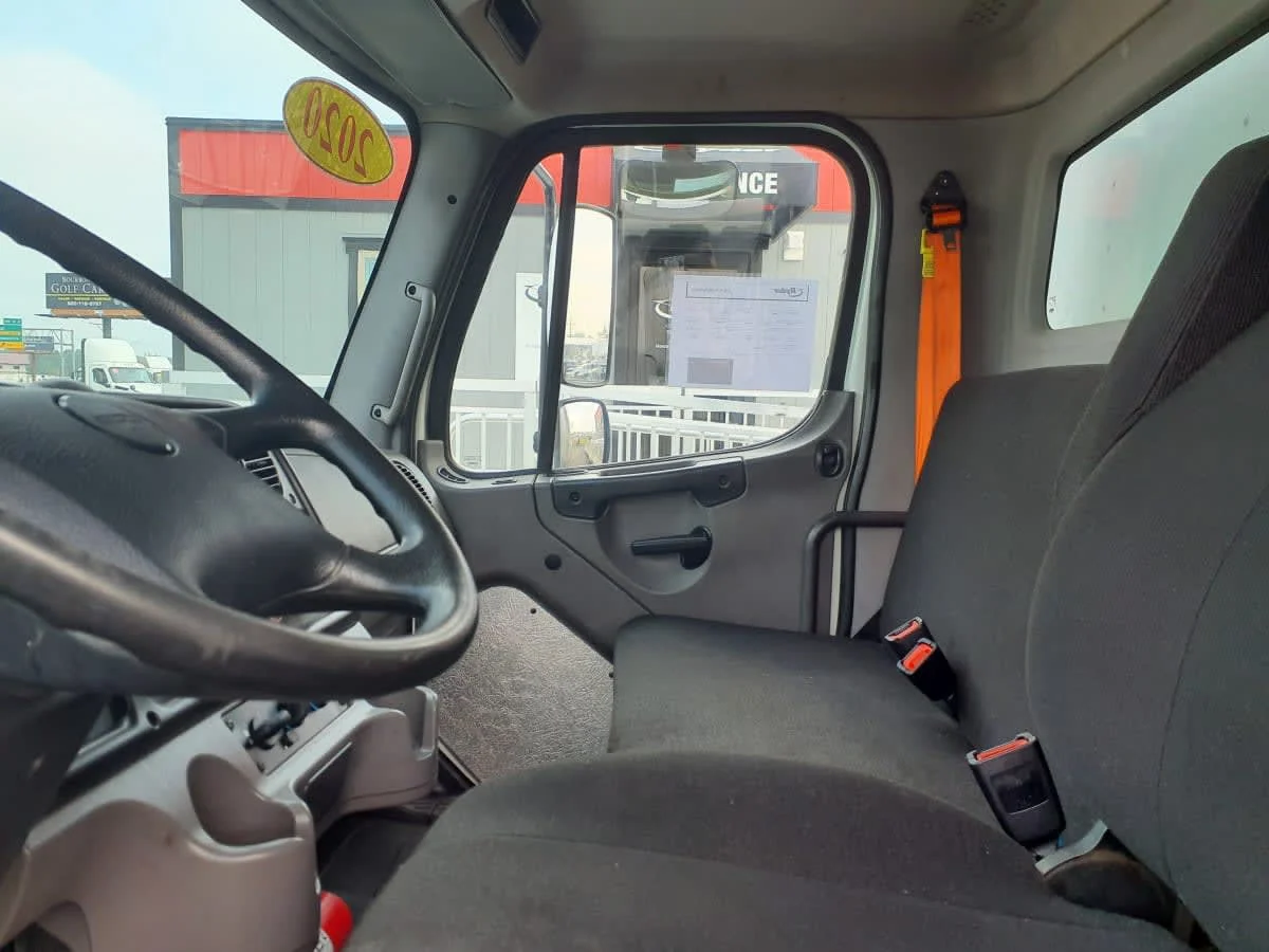 2020 Freightliner M2 106 in Clarksville, IN — photo 7