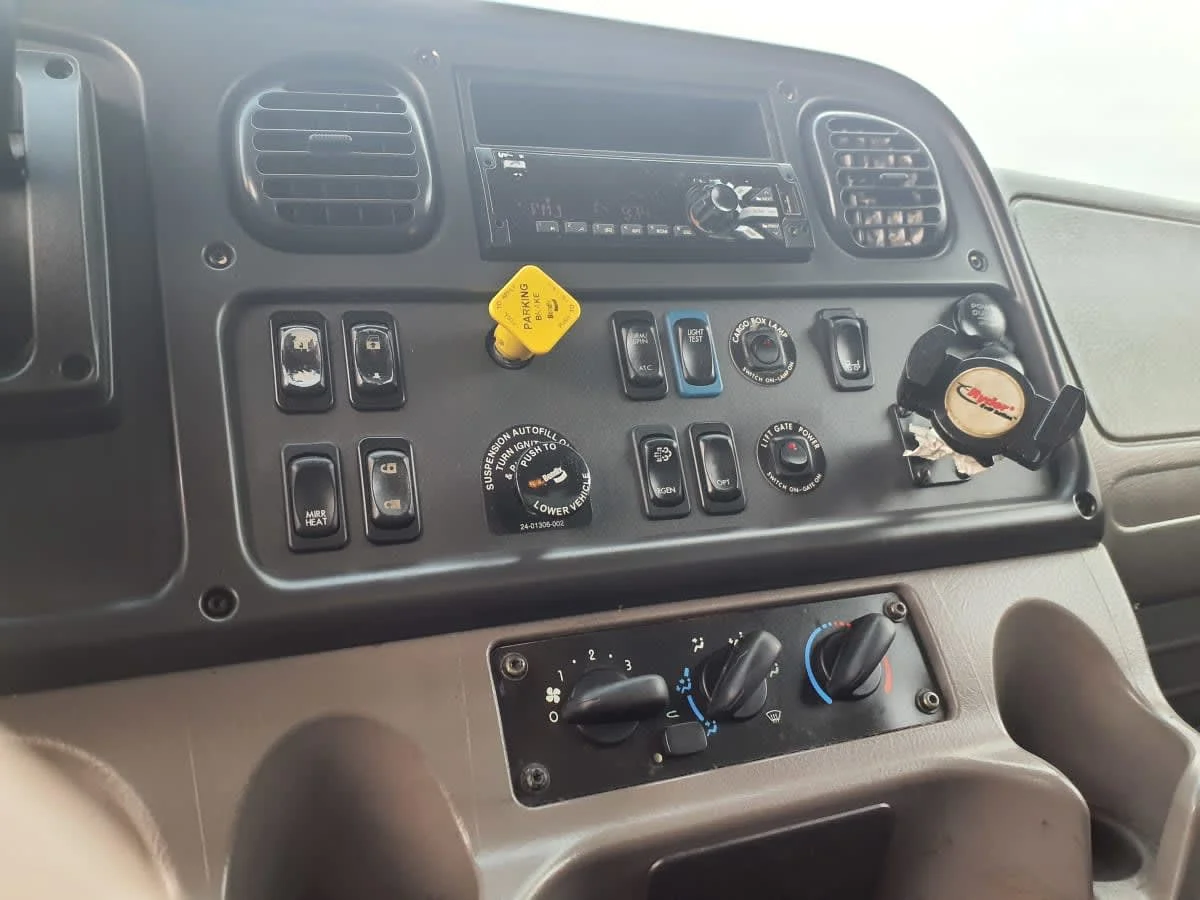 2020 Freightliner M2 106 in Clarksville, IN — photo 11