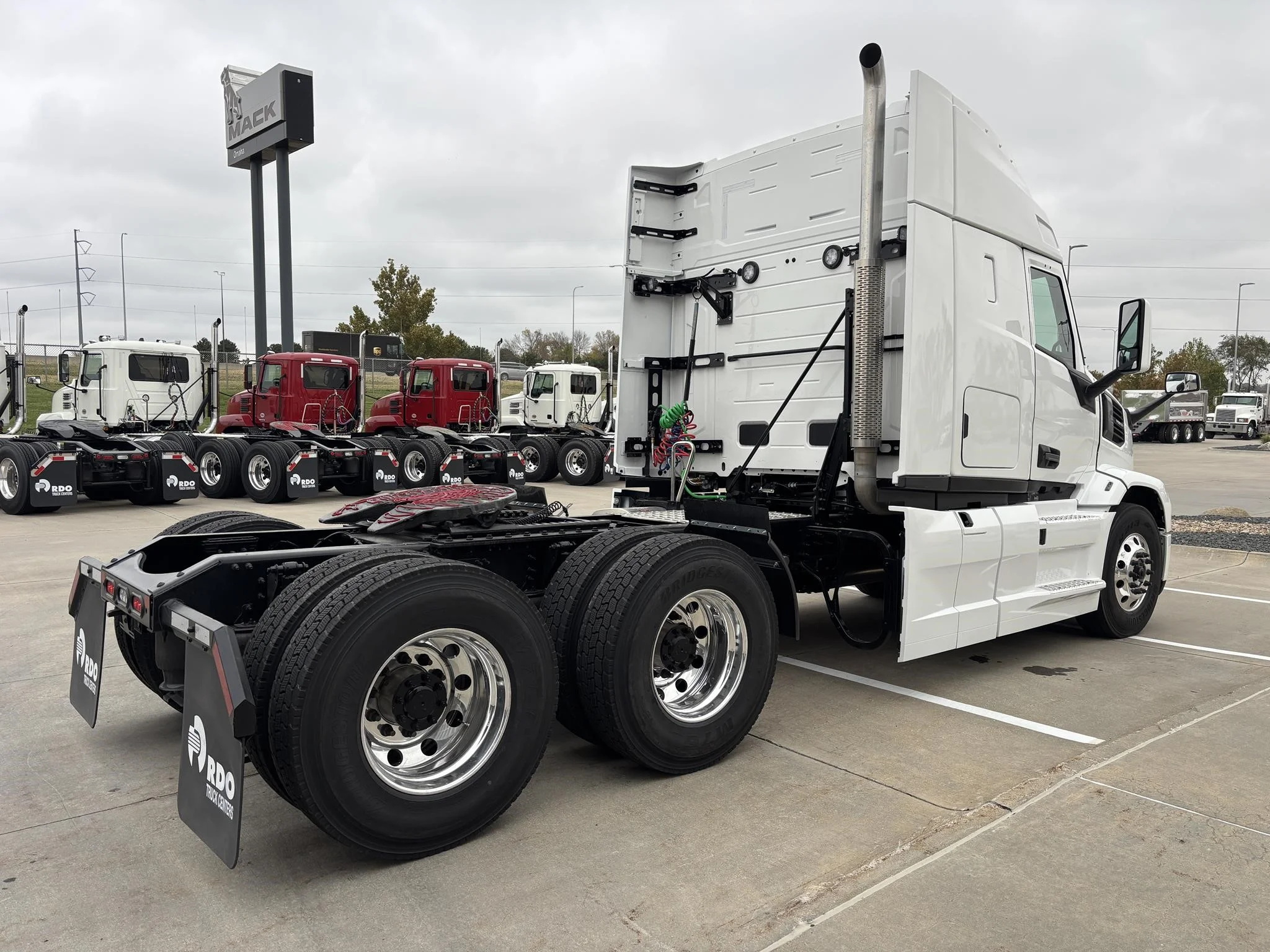 2026 Mack Pioneer — photo 5