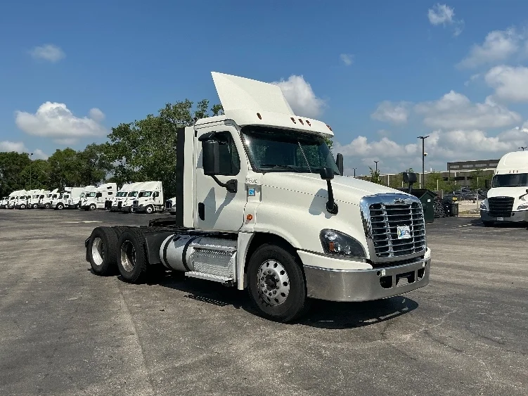 2019 Freightliner Cascadia in La Porte, IN
