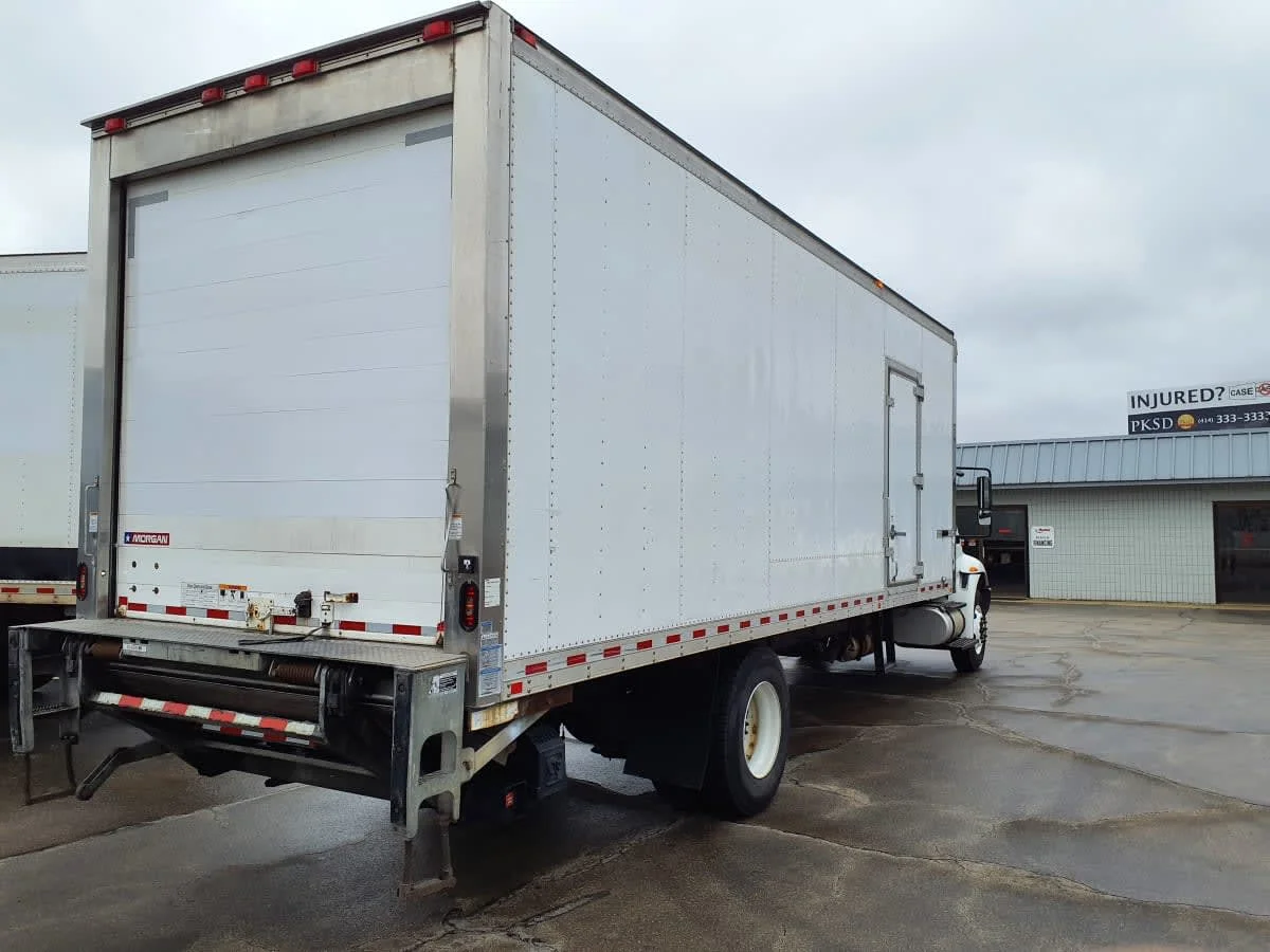2019 International 4300 in Oak Creek, WI — photo 4