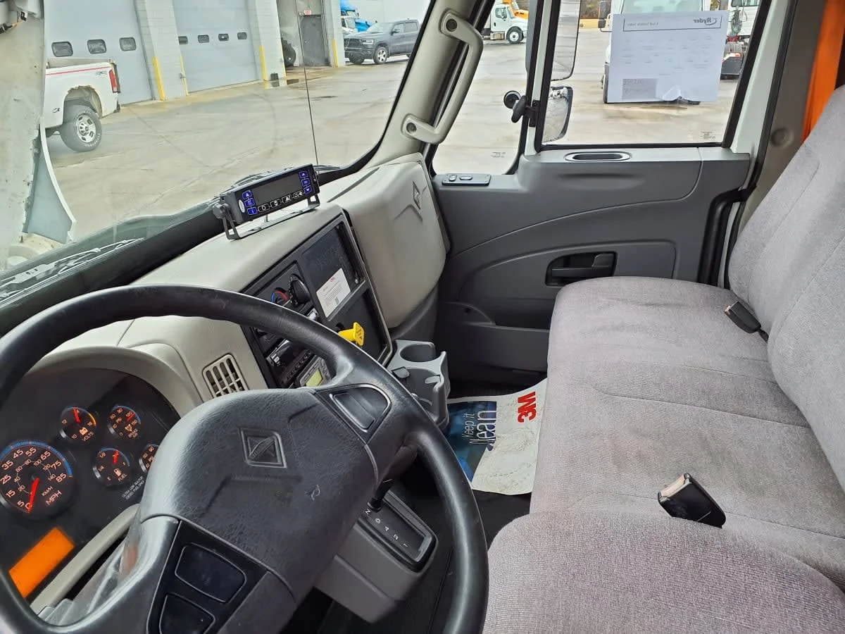2019 International 4300 in Oak Creek, WI — photo 8