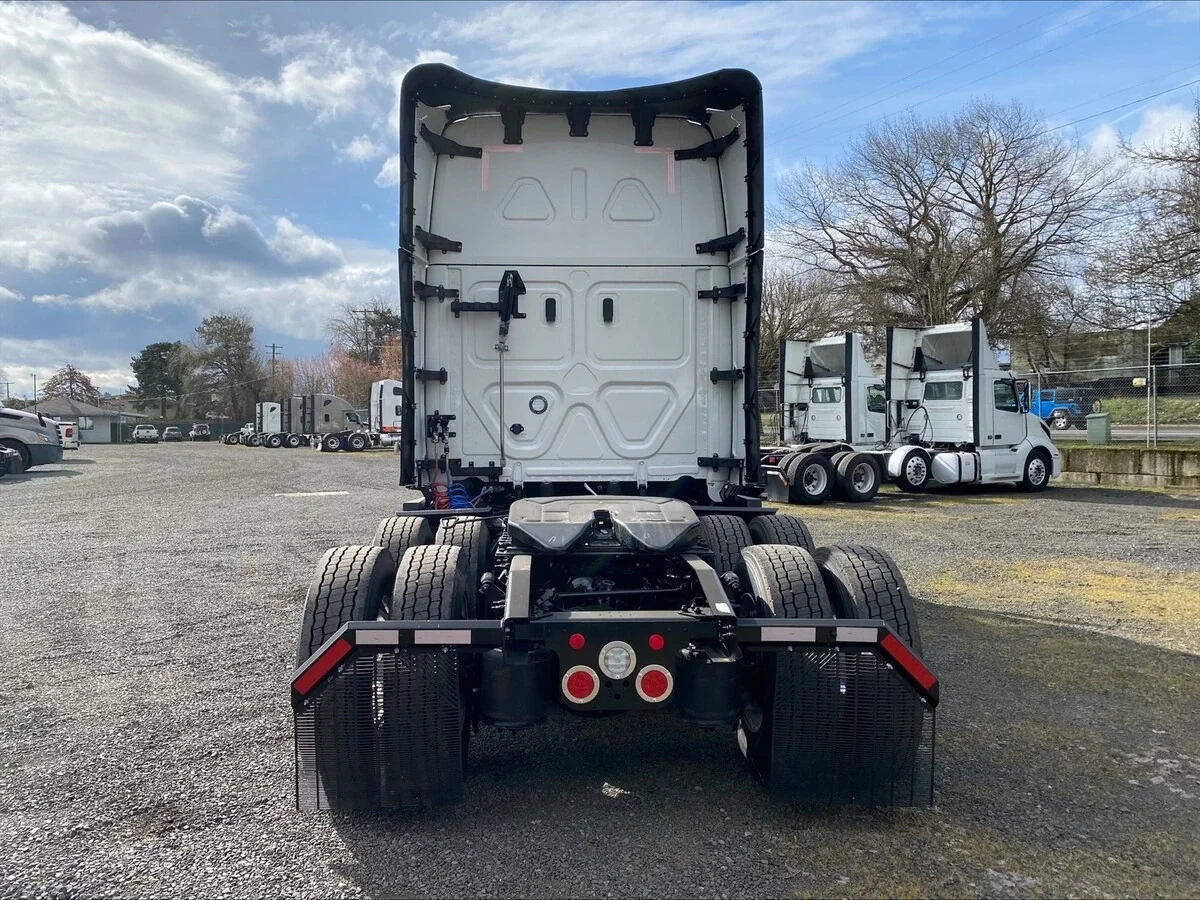 2026 Freightliner Cascadia - image 4