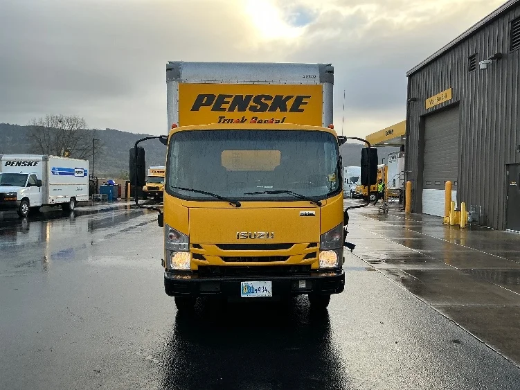 2022 Isuzu NPR - image 2