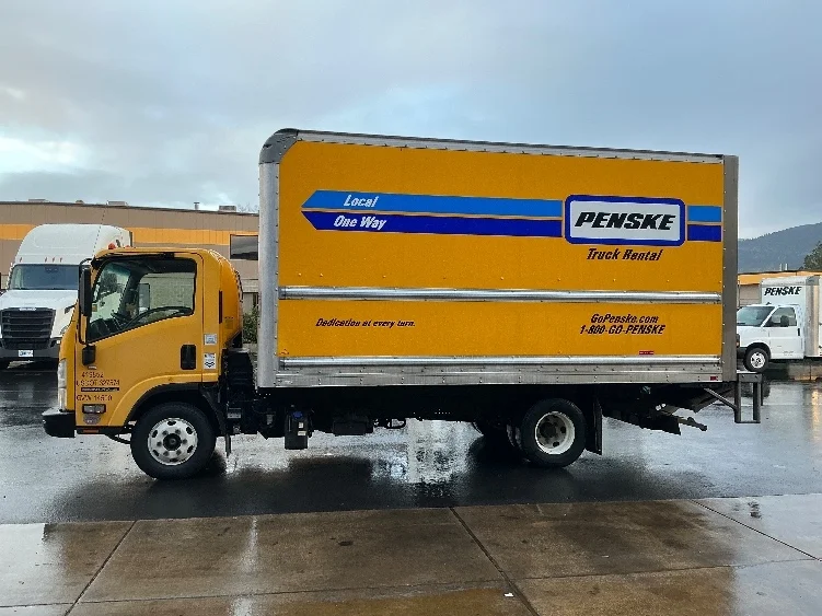 2022 Isuzu NPR - image 4