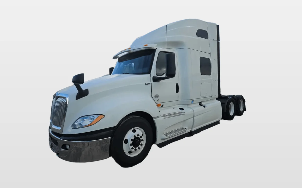 2020 International LT - image 1