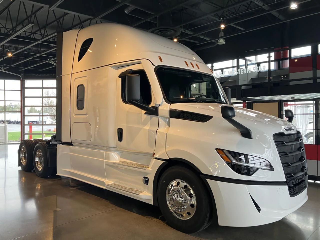 2027 Freightliner in Albany, OR — photo 3