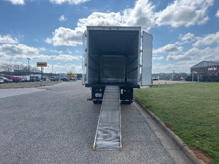 2023 International MV - image 9