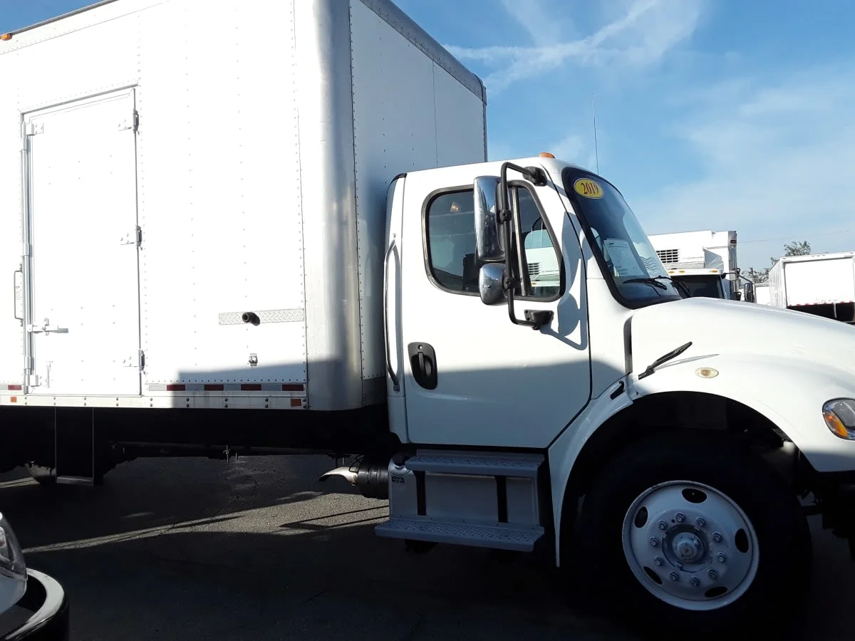2019 Freightliner M2 106 - image 11