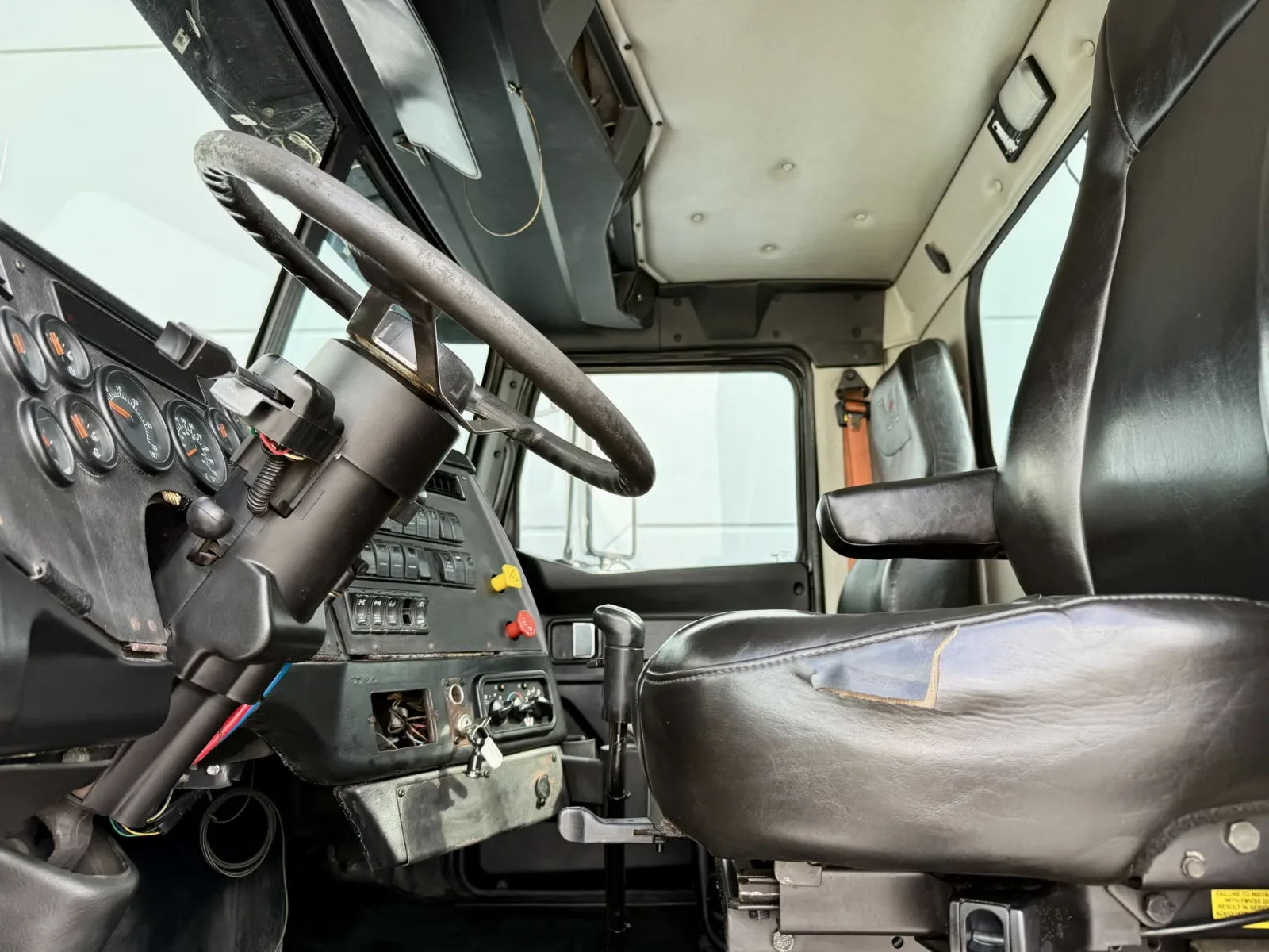2017 Western Star 4900 in New Lenox, IL — photo 14