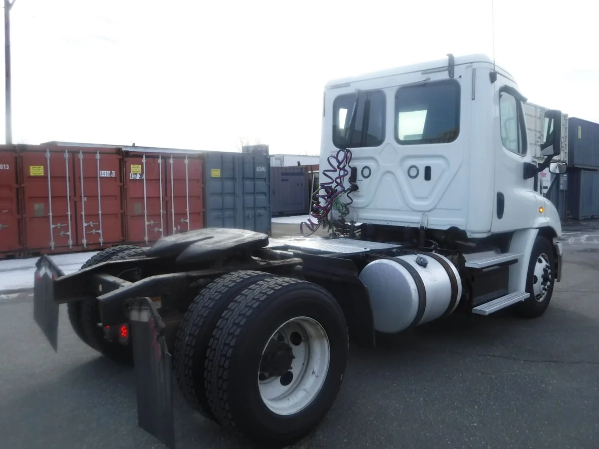 2018 Freightliner Cascadia in Springfield, MA — photo 4