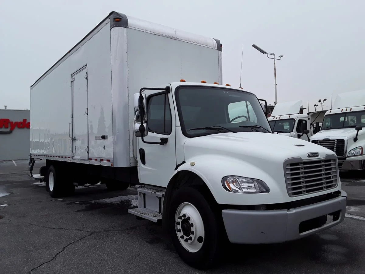 2018 Freightliner M2 106 in Allentown, PA — photo 3