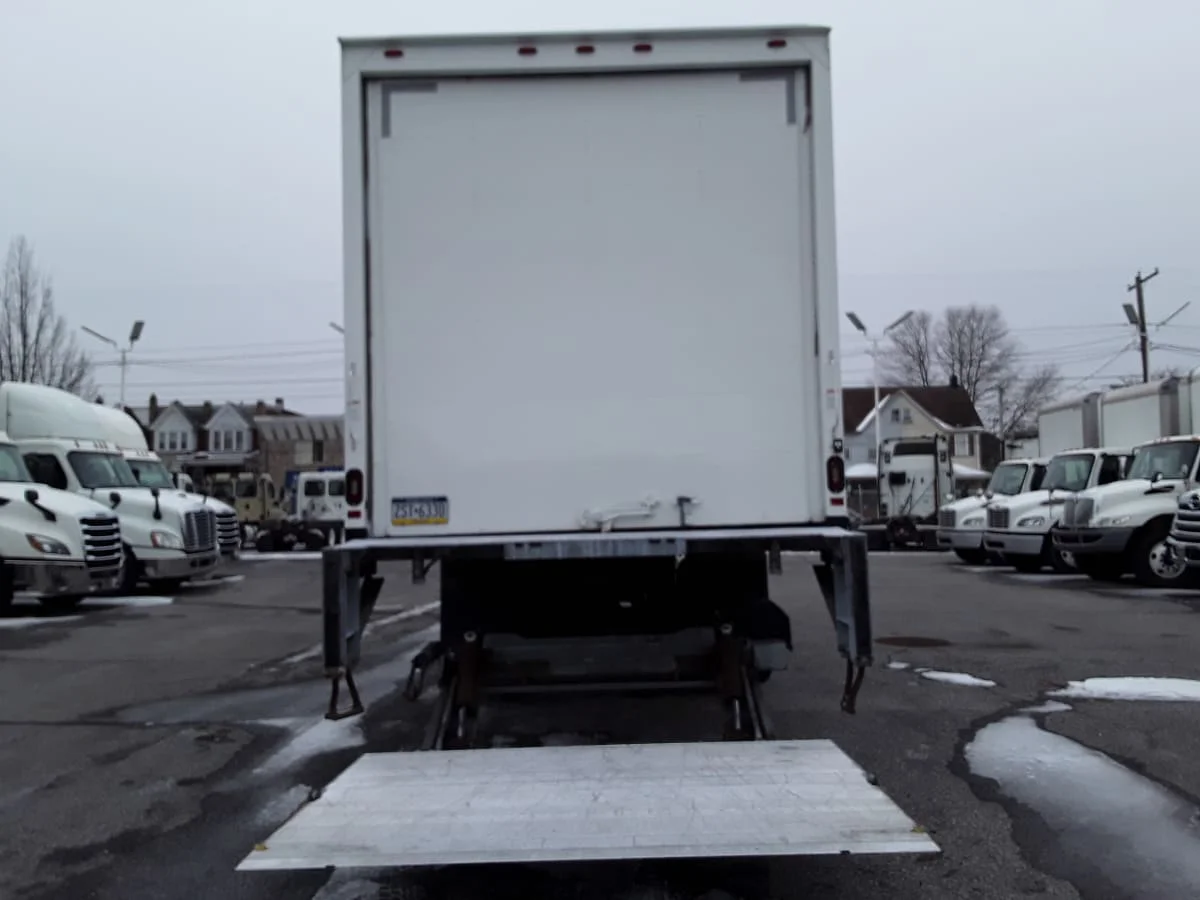 2018 Freightliner M2 106 in Allentown, PA — photo 5