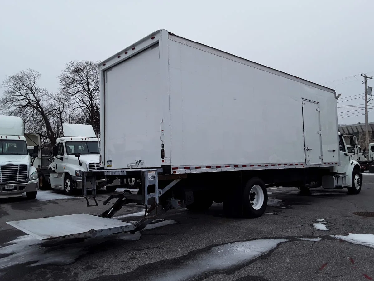 2018 Freightliner M2 106 in Allentown, PA — photo 4