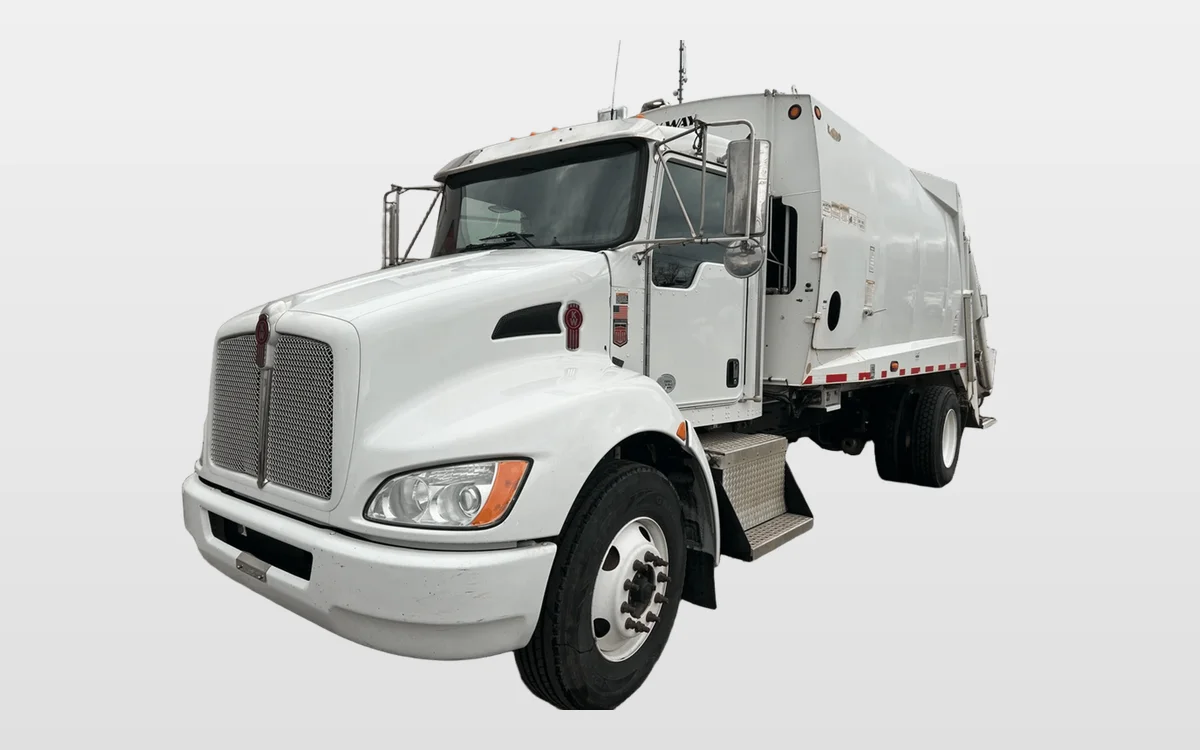 2021 Kenworth T370 - image 1