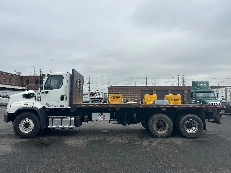 2020 Freightliner 114SD - image 4