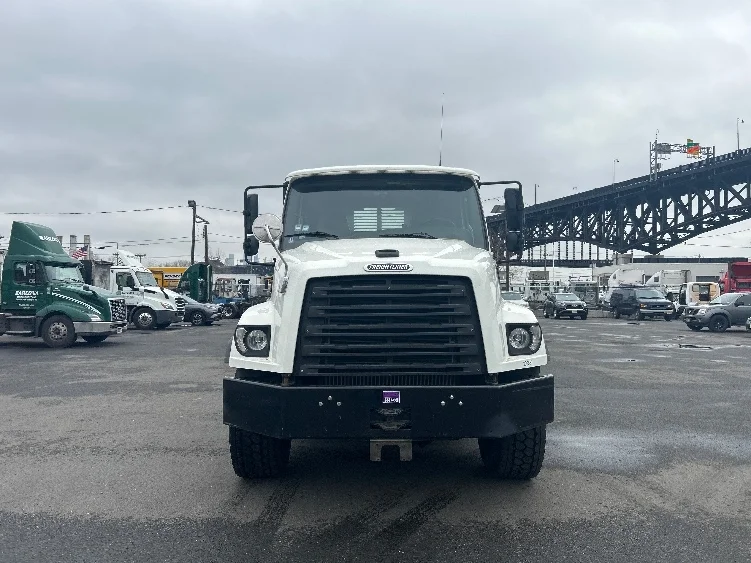 2020 Freightliner 114SD - image 2