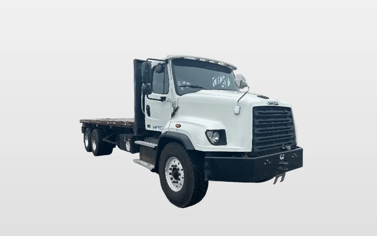 2020 Freightliner 114SD - image 1