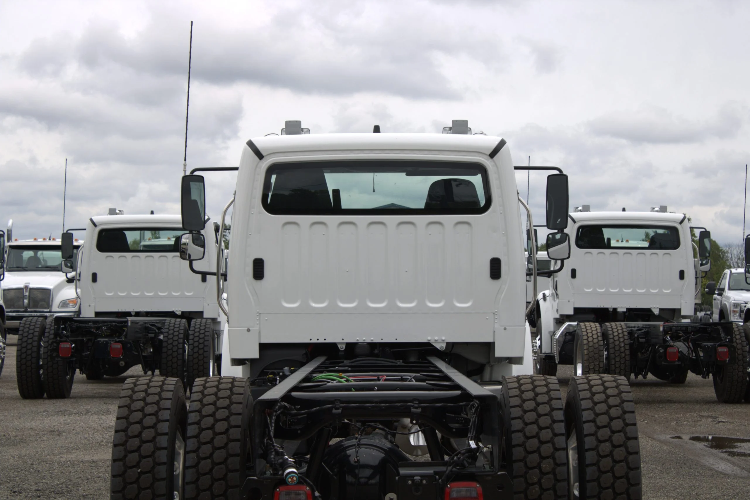 2027 Freightliner eM2 — photo 6