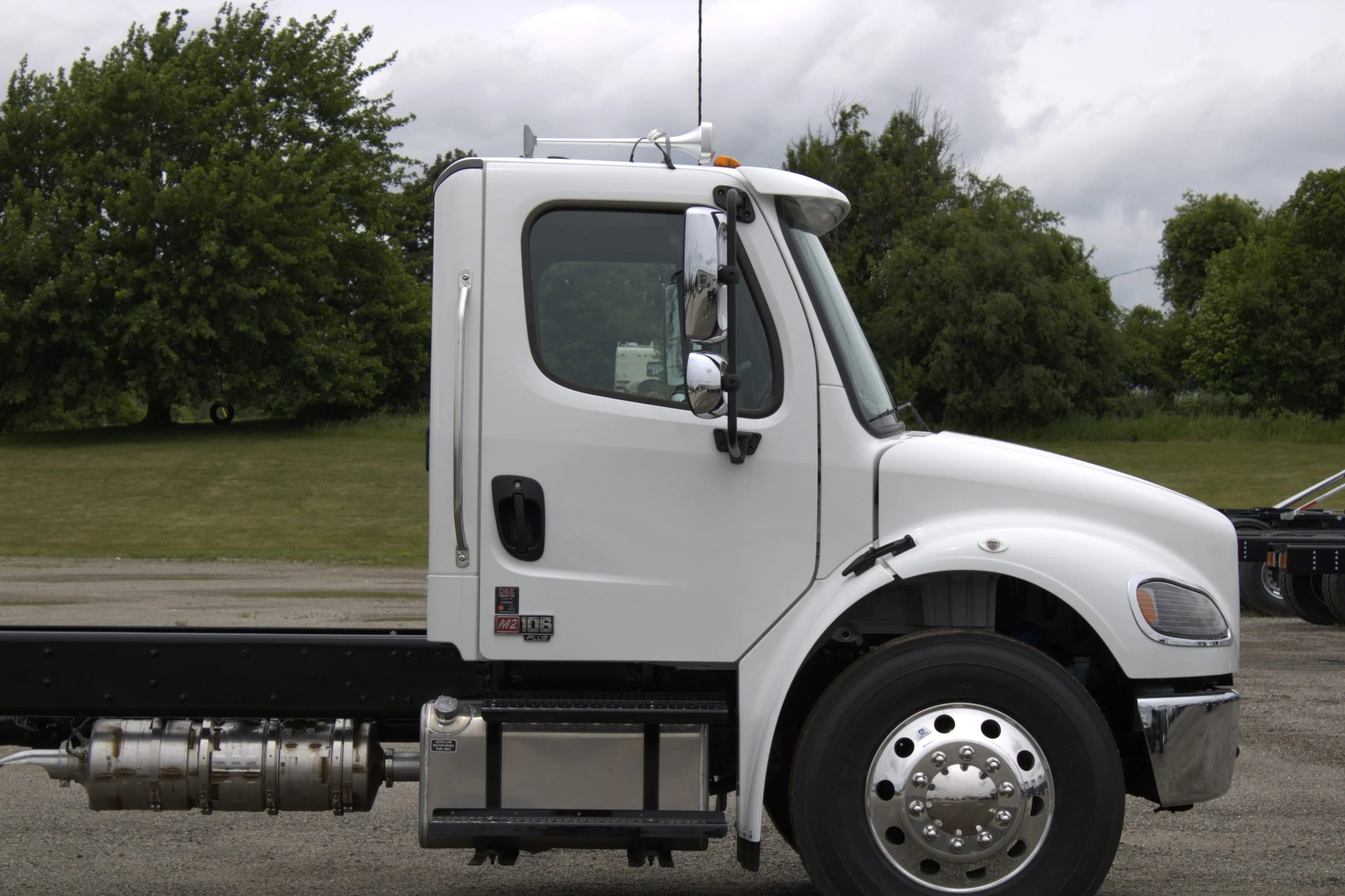 2027 Freightliner eM2 — photo 5