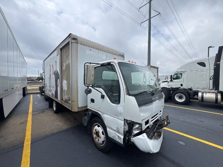 2007 Isuzu NQR in Aurora, CO — photo 3