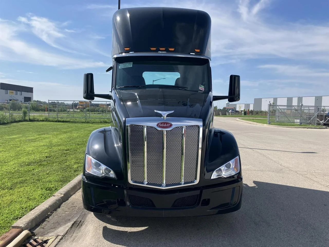 2027 Peterbilt 579