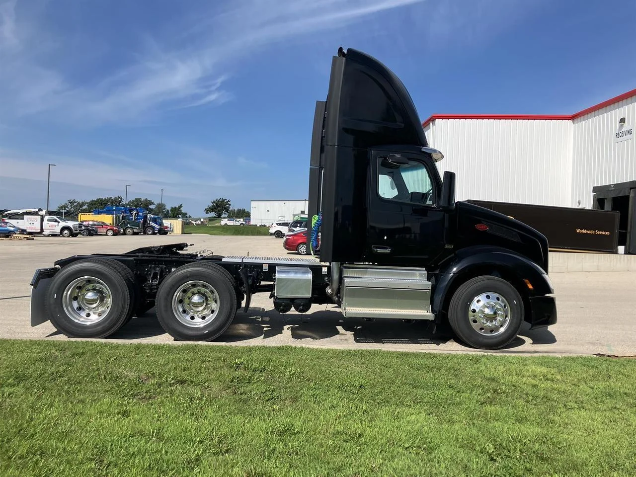 2027 Peterbilt 579 in Rochester, MN — photo 3