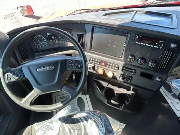 2023 FREIGHTLINER Cascadia 126 - image 23