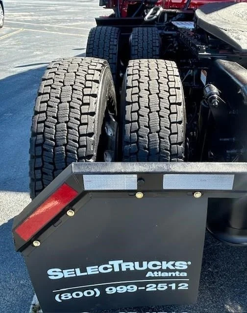 2023 FREIGHTLINER Cascadia 126 - image 10