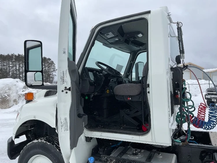 2024 International MV - image 9