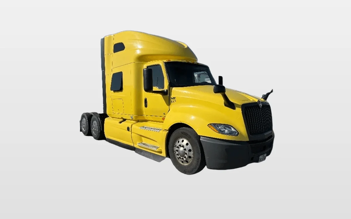 2022 International LT - image 1