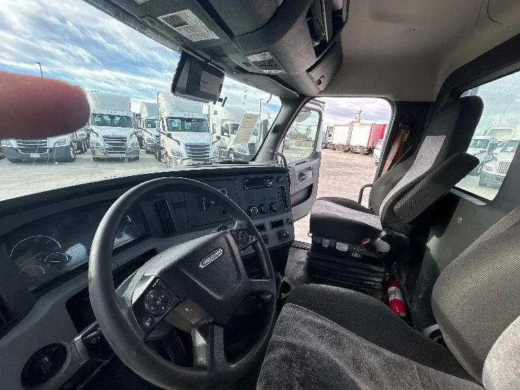 2021 Freightliner Cascadia in Aurora, CO — photo 10