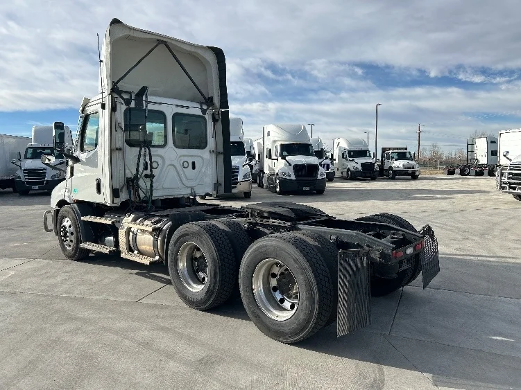 2021 Freightliner Cascadia in Aurora, CO — photo 5
